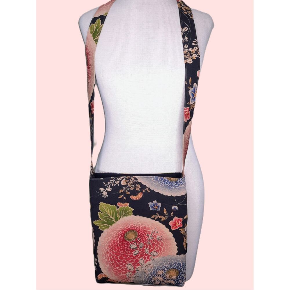 Artisan Japanese Fabric Crossbody Purse Chrysanthemum Floral Print Jotobag